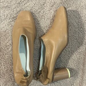 Gray Matters Tan Leather Heels preowned size 39 Made in Italy soft leather